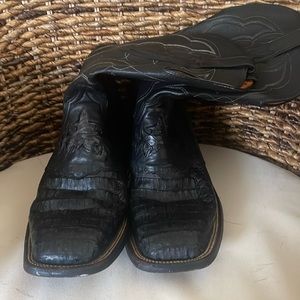 Used men’s Lucchese black crocodile cowboy  boots.